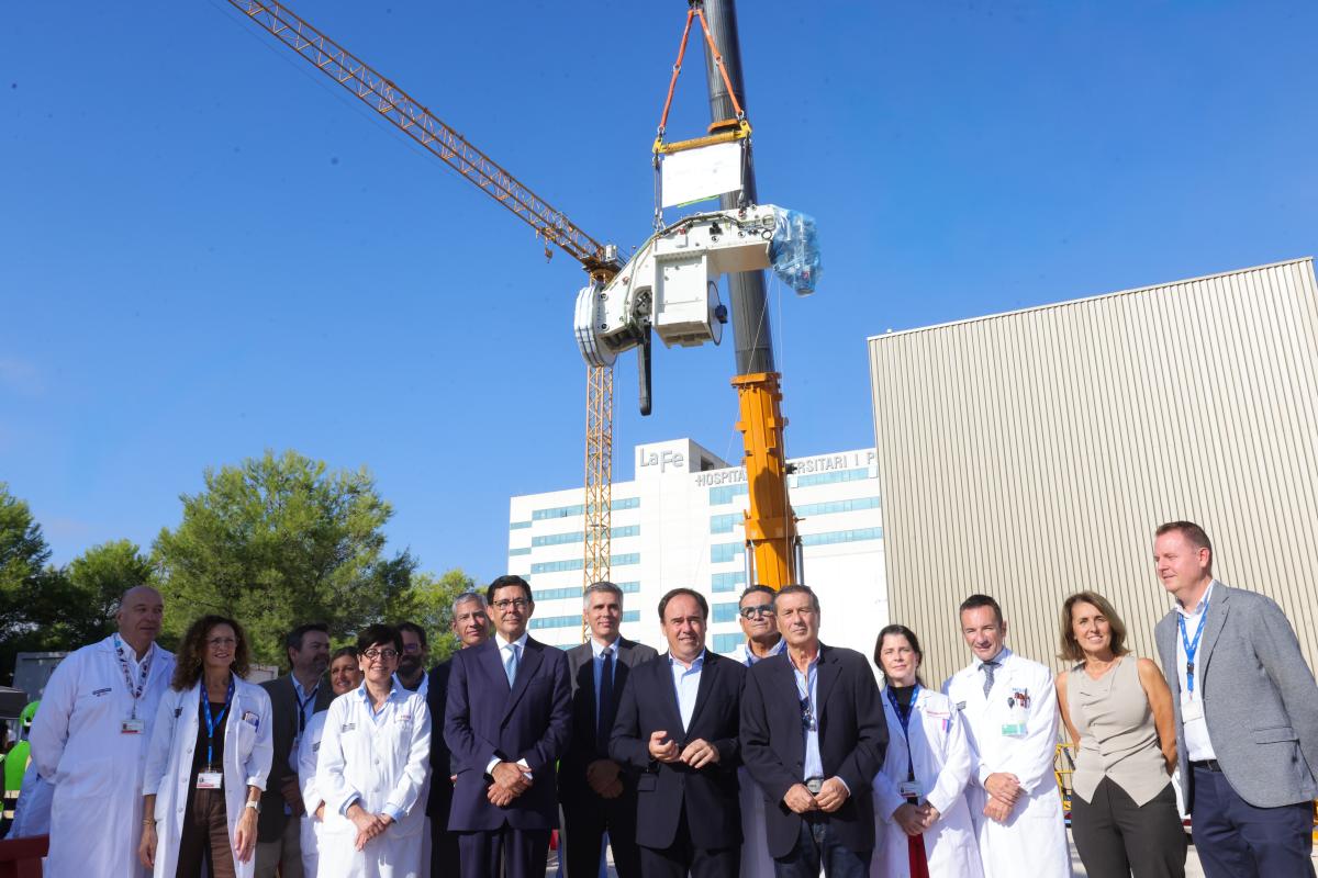 Pérez Llorca anuncia que la Unidad de Protonterapia del Hospital La Fe comenzará a funcionar antes de que acabe el año 2027