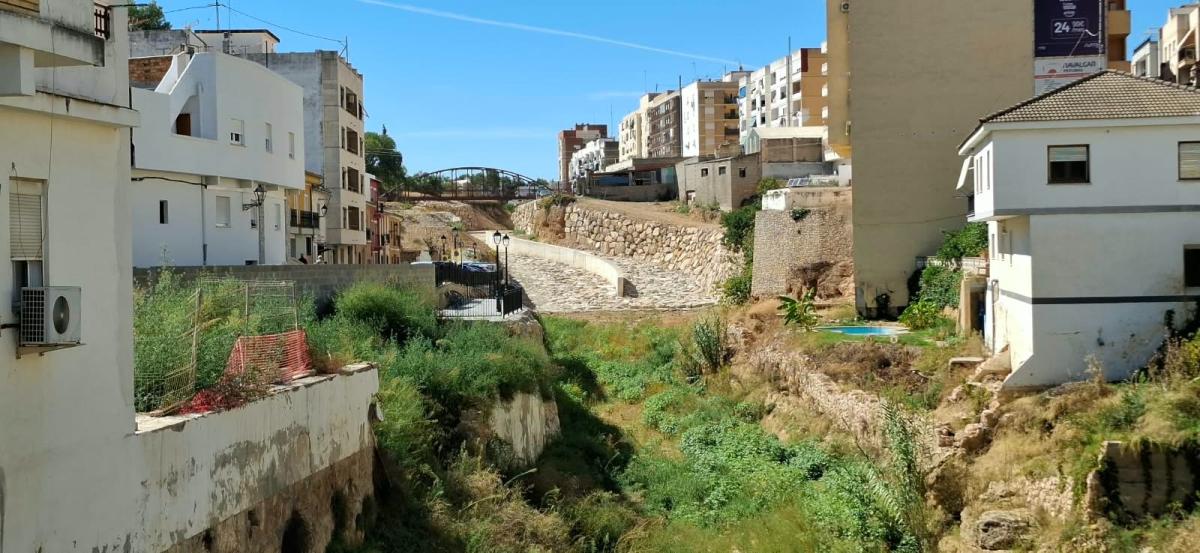 Chiva constata, a través del informe de la CHJ, que el barranco es hoy más seguro que antes de la DANA