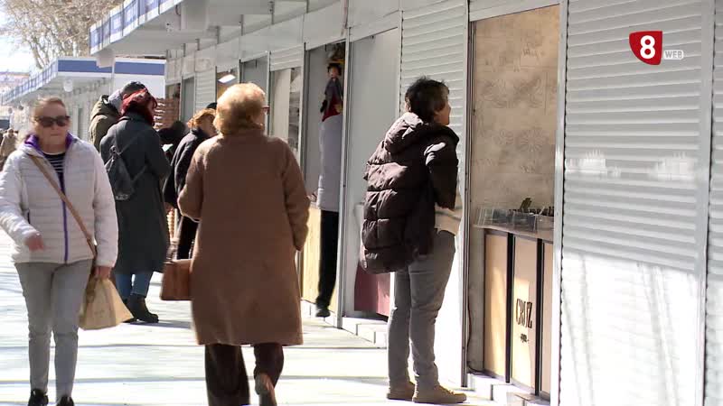 Regresa la fería de artesanía a la Acera de Recoletos