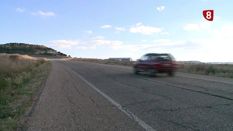 Portillo denuncia la falta de seguridad de un acceso al municipio por no pintar la carretera