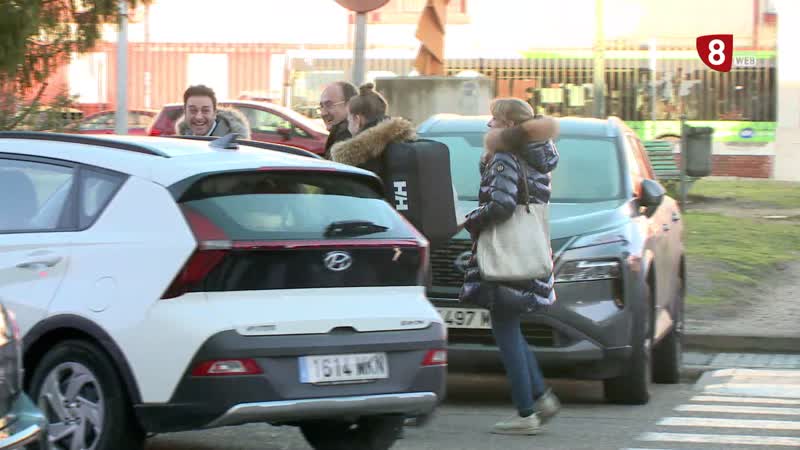 Ajetreo en la estación de trenes por los viajes de Navidad