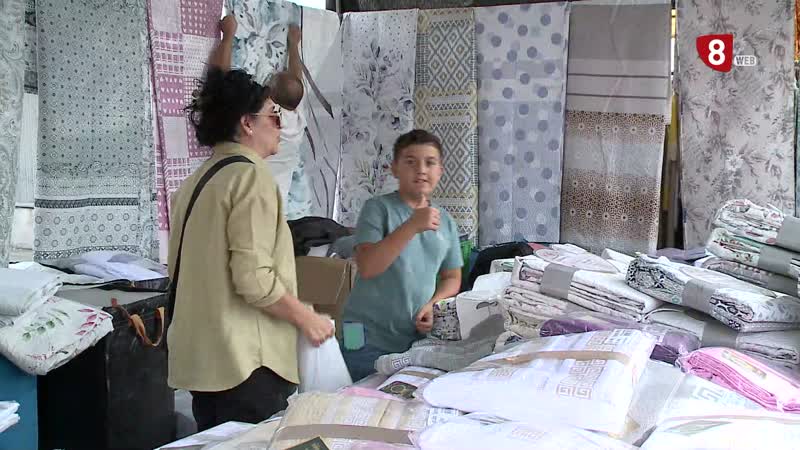 Malestar entre los vendedores del mercadillo dominical por su traslado puntual a Delicias