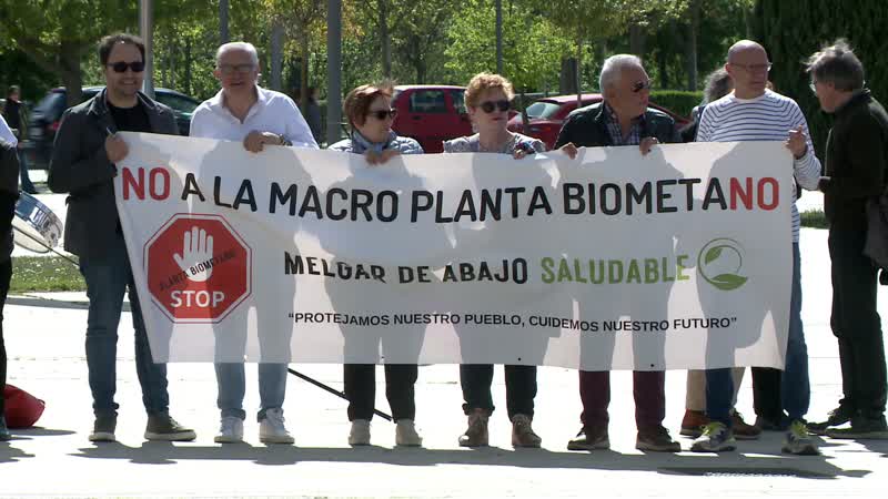 Dos protestas a las puertas de las Cortes en el inicio de la XII Legislatura