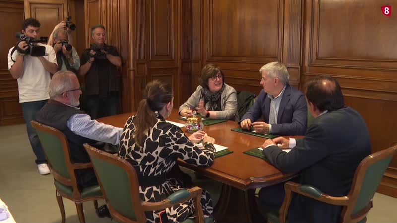 Primera reunión entre el presidente de Diputación y el nuevo alcalde de Soria