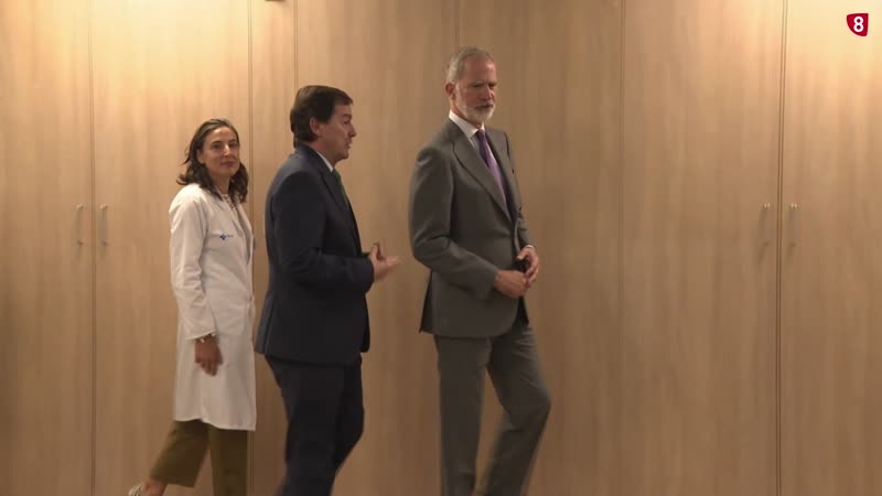 Felipe VI visita el Hospital Santa Bárbara