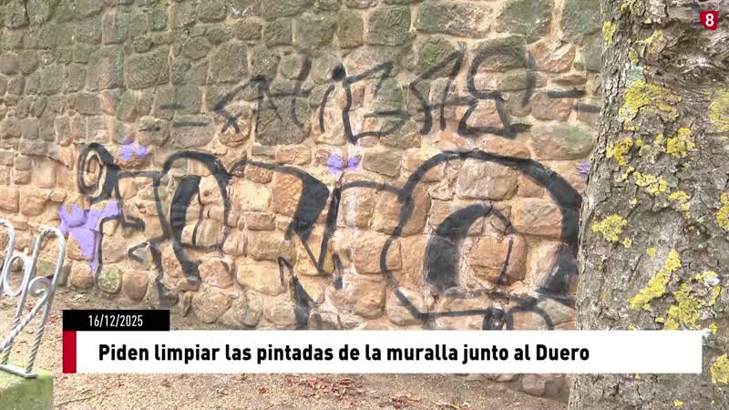 Piden limpiar las pintadas de la muralla junto al Duero