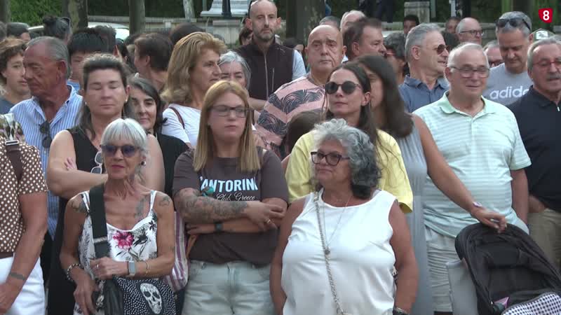 Multitudinaria protesta frente a La Juventud
